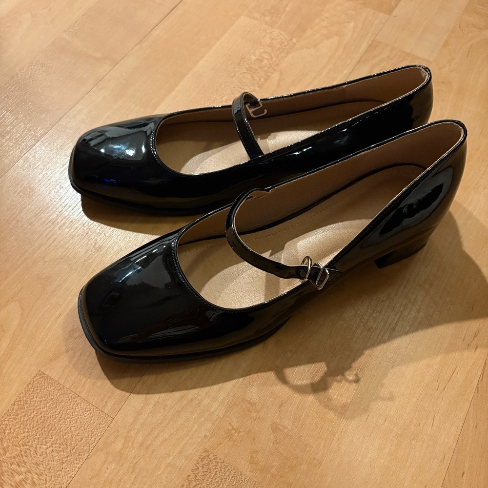 Women's Size 9.5 Black Mary Jane Heels
